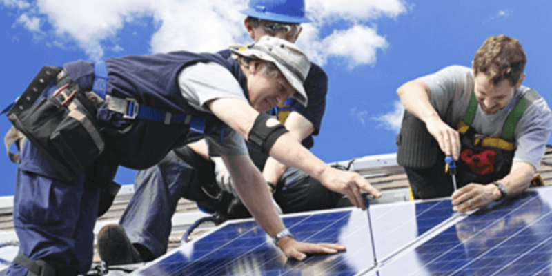 instalación de fotocélulas en paneles solares