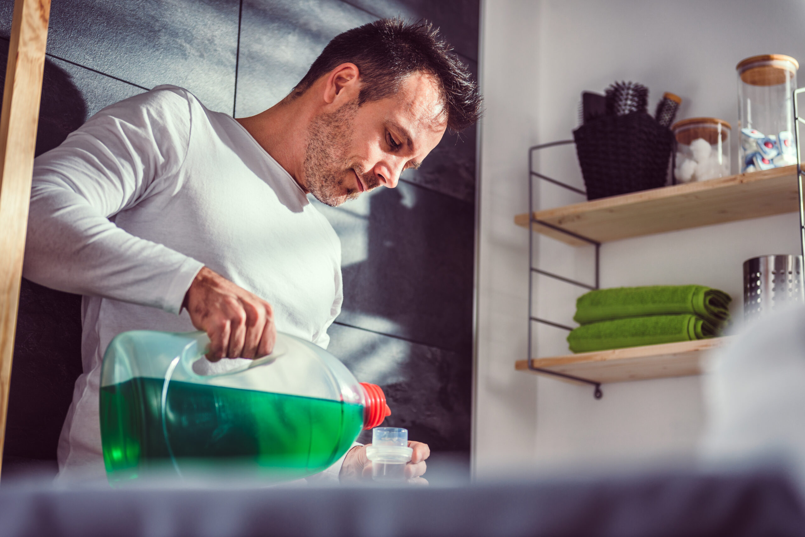 La benzofenona es un compuesto de perfume para detergentes