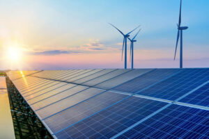 turbinas eólicas y paneles solares